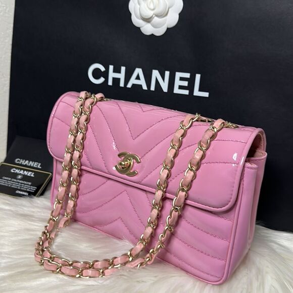 💯Authentic Chanel Vernis Shoulder Bag🍀 - Picture 4 of 17
